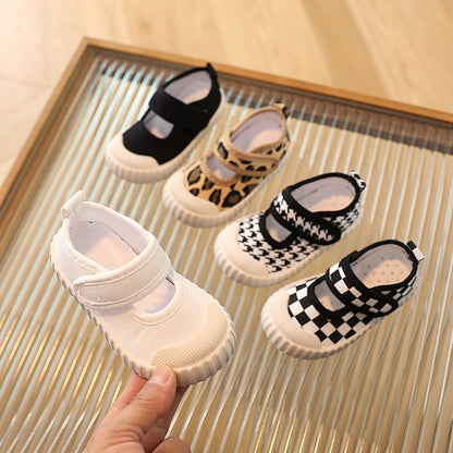 Baby shoes 